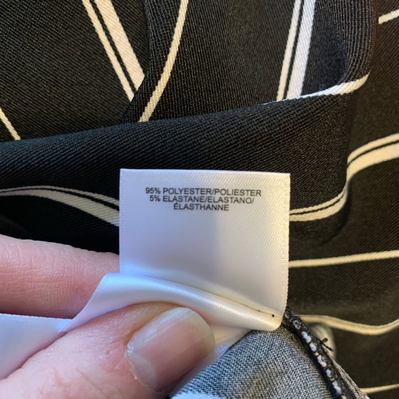Jones Studio (size 2X)Black and White Stripped Wide Leg Dress Pants with pockets - Picture 8 of 8